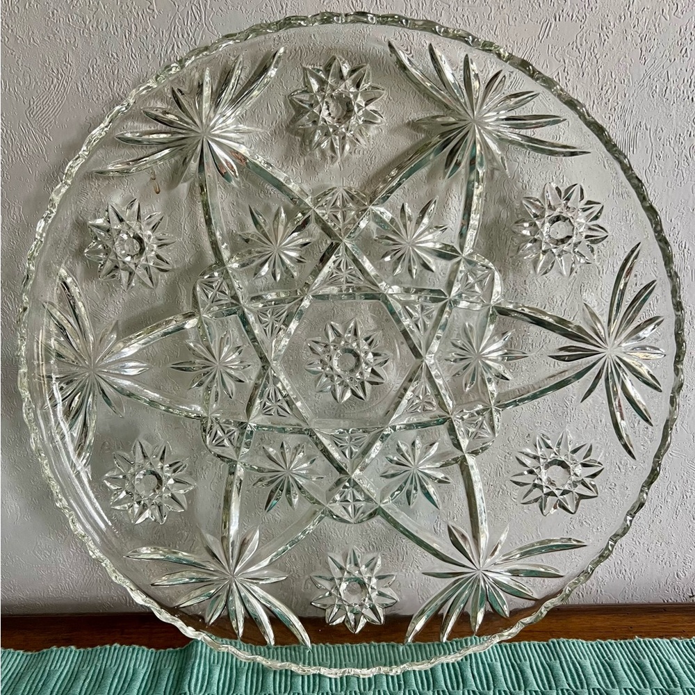 Prescut Clear by ANCHOR HOCKING Glass platter 13-1/2”, No cracks or scratches.
